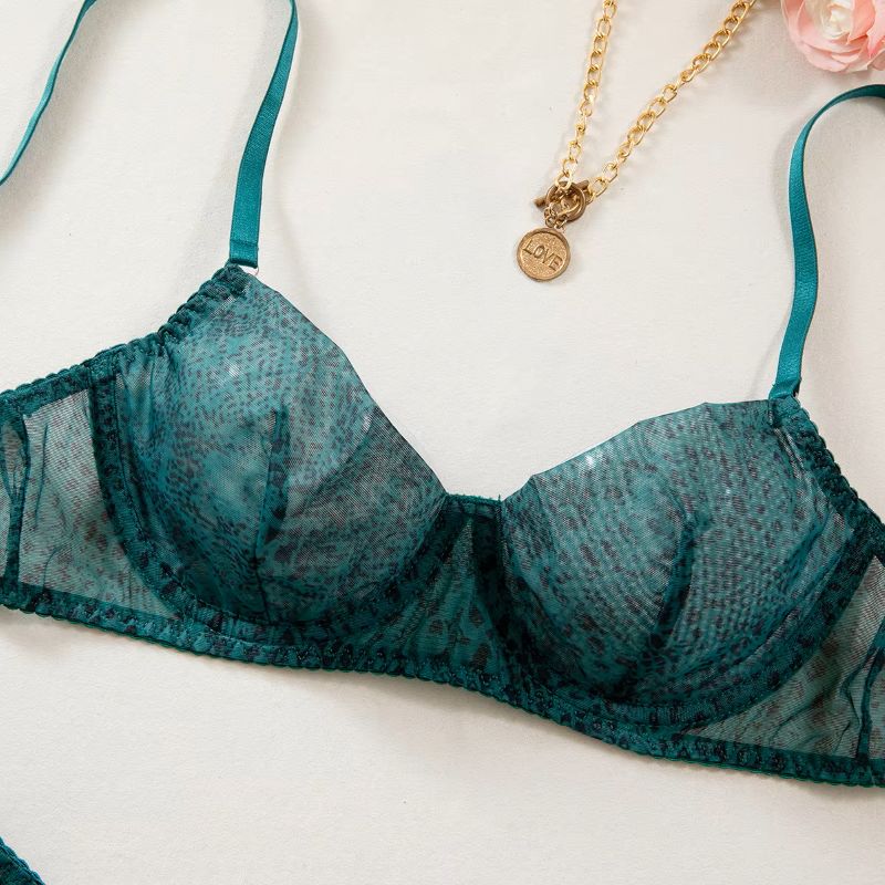 Комплект женского нижнего бель – обзор и цена Plunge Bra Push Up